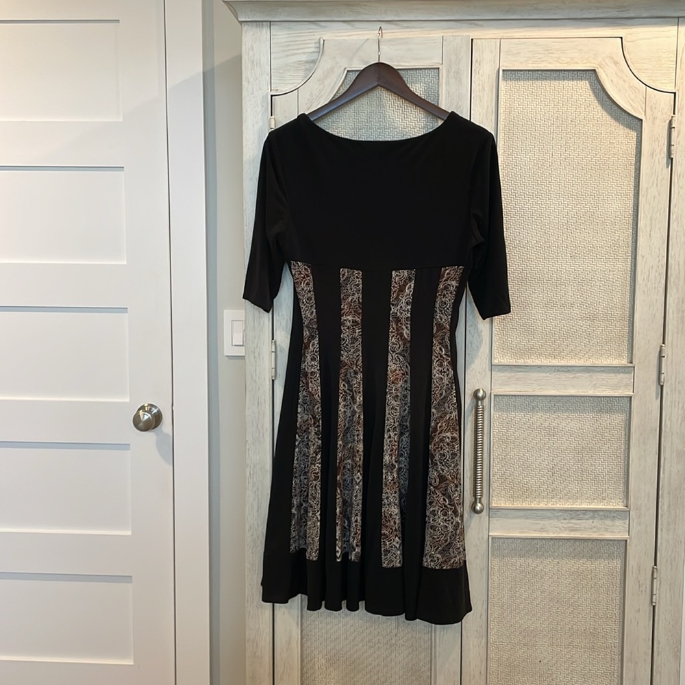 Dress - Picture 2 of 3